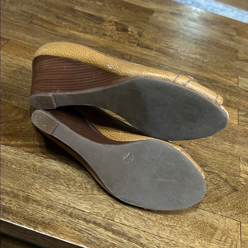 Tory Burch Leticia Peep Toe Leather Wedge Pumps Size 7